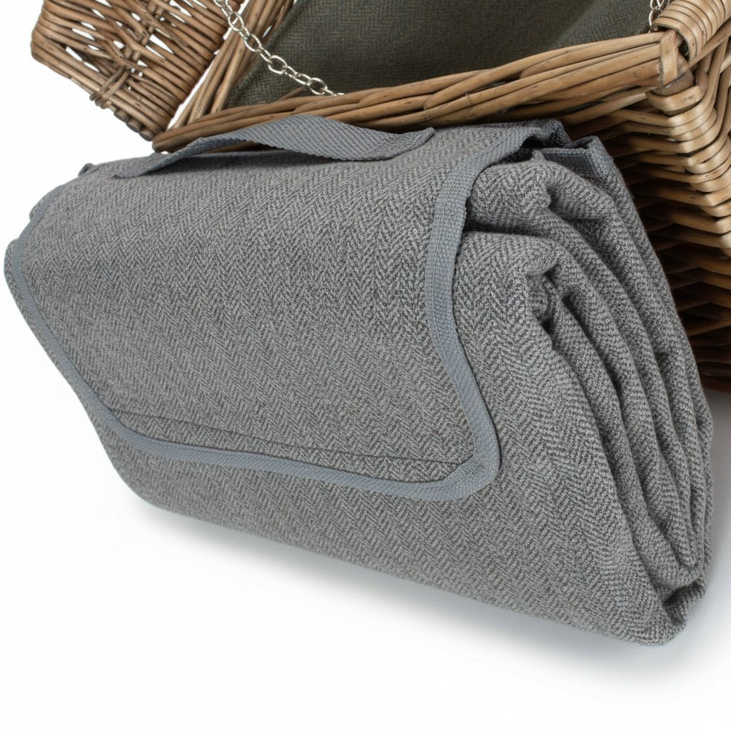 4 Person Picnic Hamper Green Tweed - Image 8