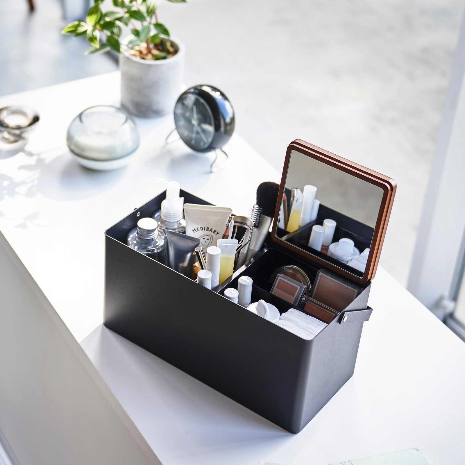 Makeup Box - Image 7