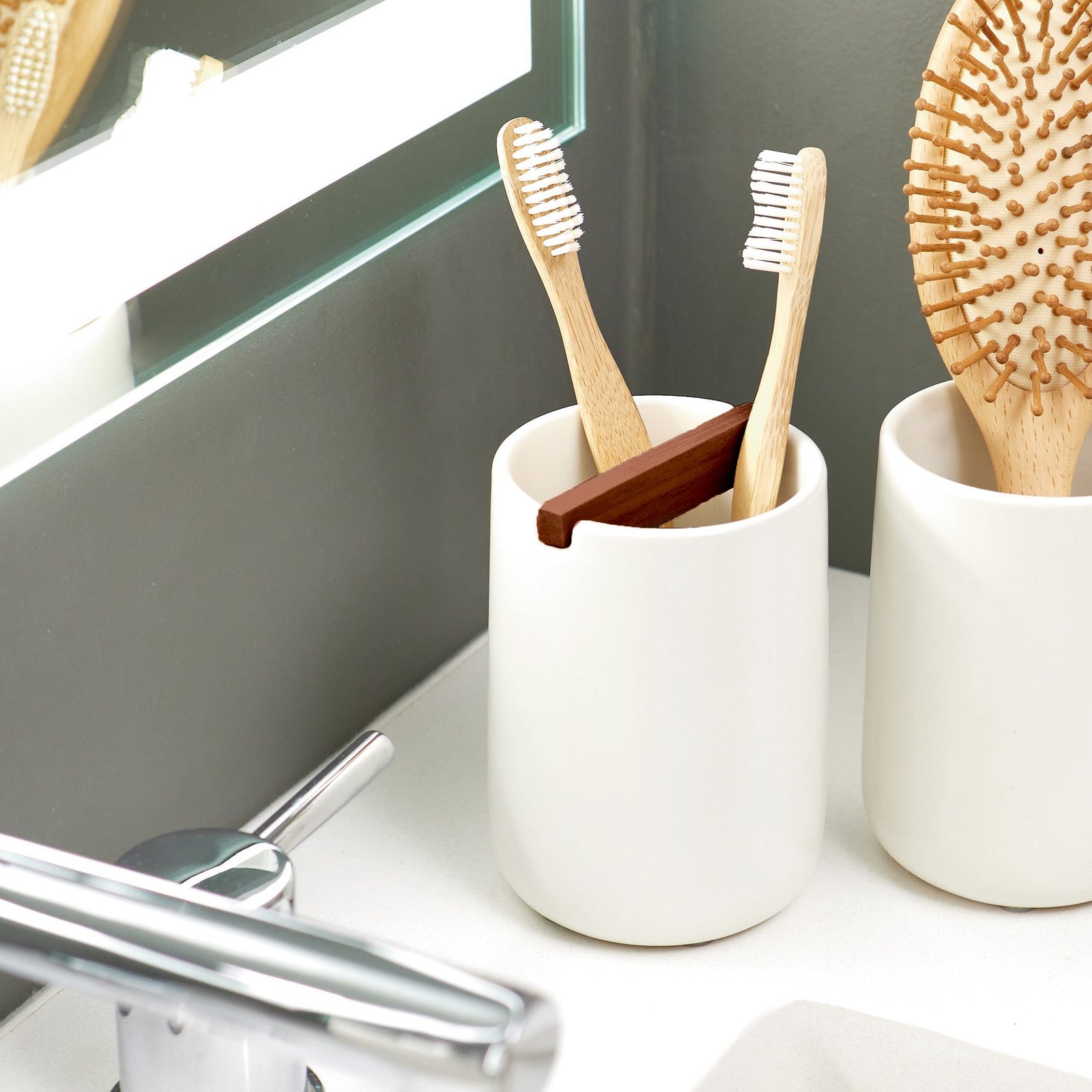 Ceramic Toothbrush Holder Eco- Vanity