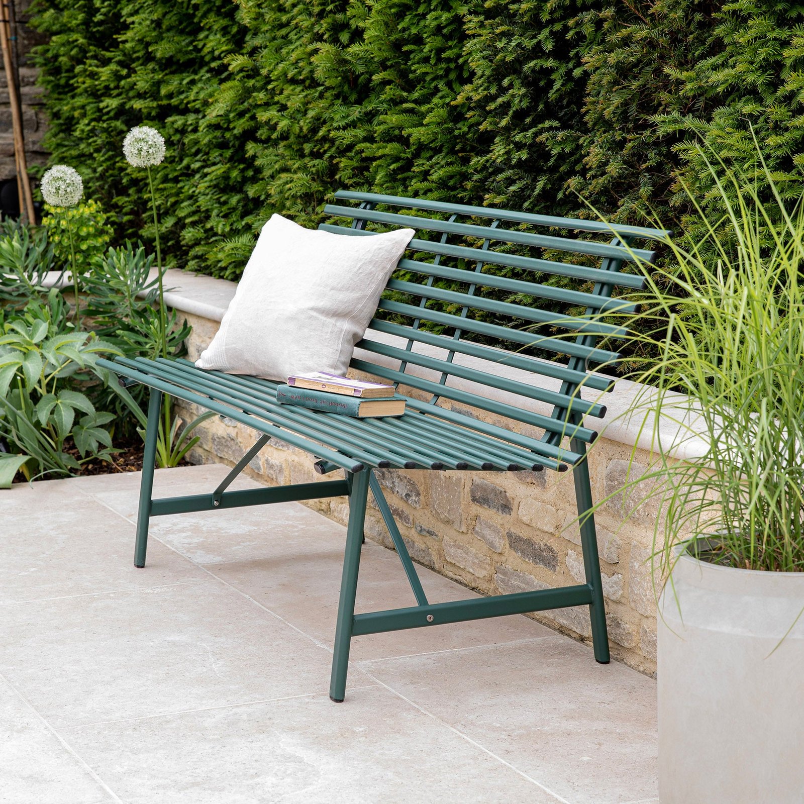 Garden Bench - Richmond - Image 4